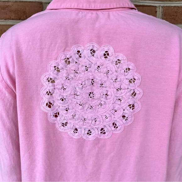 Vintage Pepto pink blouse with lace trim, approximate size medium - Picture 8 of 8